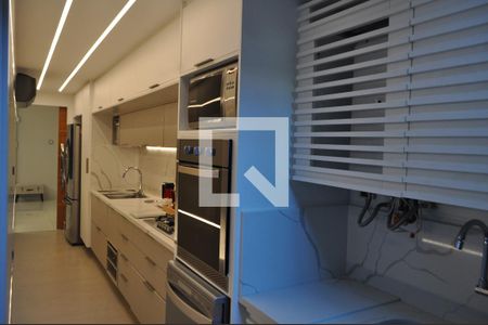 Apartamento à venda com 225m², 3 quartos e 2 vagasCozinha - Armários