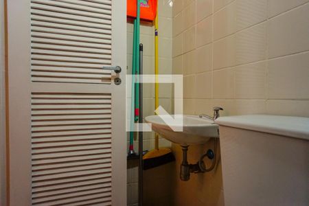 Apartamento para alugar com 160m², 4 quartos e 2 vagas Apartamento para alugar com 160m², 4 quartos e 2 vagasBanheiro de Serviço