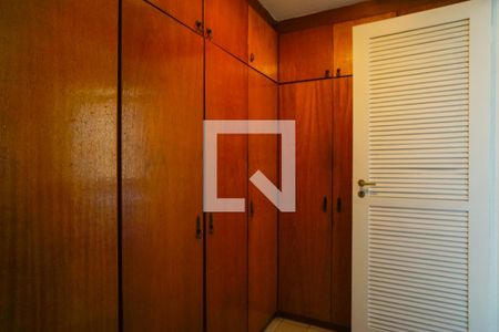 Apartamento para alugar com 160m², 4 quartos e 2 vagas Apartamento para alugar com 160m², 4 quartos e 2 vagasQuarto de Serviço