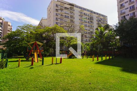 Apartamento para alugar com 160m², 4 quartos e 2 vagas Apartamento para alugar com 160m², 4 quartos e 2 vagasÁrea Comum - Playground