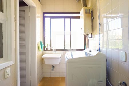 Apartamento para alugar com 160m², 4 quartos e 2 vagas Apartamento para alugar com 160m², 4 quartos e 2 vagasCozinha e Área de Serviço