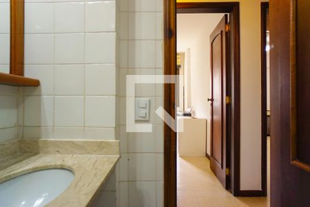 Apartamento para alugar com 160m², 4 quartos e 2 vagas Apartamento para alugar com 160m², 4 quartos e 2 vagasBanheiro Social