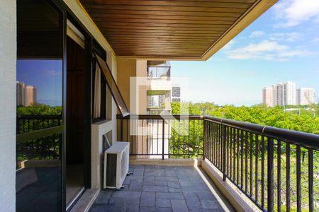 Apartamento para alugar com 160m², 4 quartos e 2 vagas Apartamento para alugar com 160m², 4 quartos e 2 vagasVaranda da Suíte