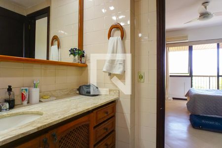 Apartamento para alugar com 160m², 4 quartos e 2 vagas Apartamento para alugar com 160m², 4 quartos e 2 vagasBanheiro da Suíte