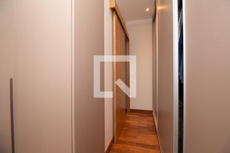 Apartamento à venda com 280m², 3 quartos e 5 vagasCloset