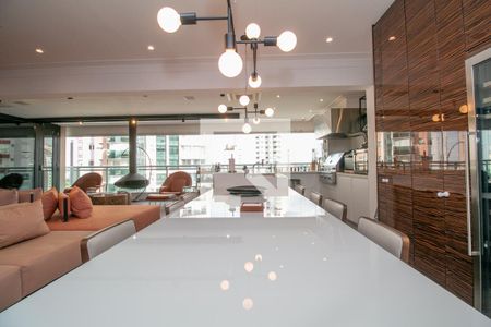 Apartamento à venda com 280m², 3 quartos e 5 vagasSala