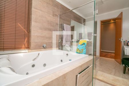 Apartamento à venda com 280m², 3 quartos e 5 vagasBanheiro Suíte 3