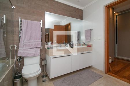 Apartamento à venda com 280m², 3 quartos e 5 vagasBanheiro Suíte 3