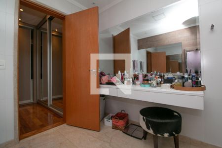 Apartamento à venda com 280m², 3 quartos e 5 vagasBanheiro Suíte 3
