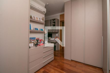 Apartamento à venda com 280m², 3 quartos e 5 vagasEscritório