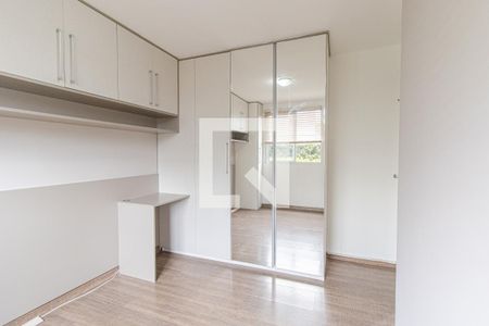 Quarto 1 de apartamento para alugar com 2 quartos, 50m² em Novo Mundo, Curitiba
