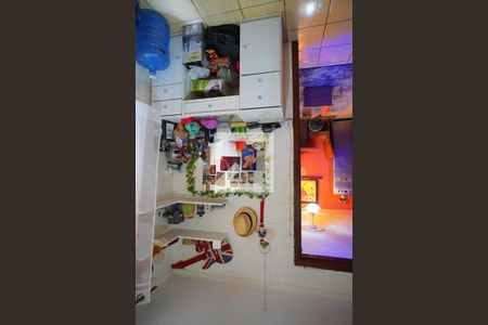 Apartamento à venda com 2 quartos, 40m² em Mário Quintana, Porto Alegre