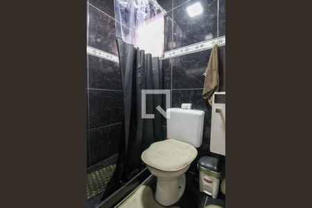 Casa à venda com 181m², 2 quartos e 1 vagaBanheiro da Suíte