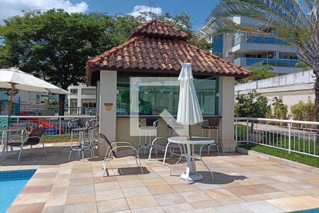 Apartamento à venda com 72m², 2 quartos e 1 vaga Apartamento à venda com 72m², 2 quartos e 1 vagaÁrea comum - Piscina