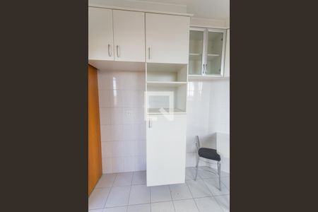 Apartamento para alugar com 94m², 3 quartos e 2 vagas Apartamento para alugar com 94m², 3 quartos e 2 vagasArmário da Cozinha