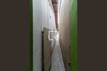 Casa à venda com 232m², 5 quartos e 2 vagasCorredor Lateral