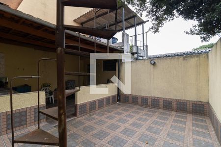 Casa à venda com 232m², 5 quartos e 2 vagasQuintal