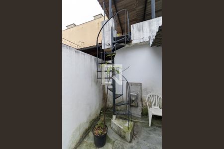 Casa à venda com 232m², 5 quartos e 2 vagasEscada da Casa 2