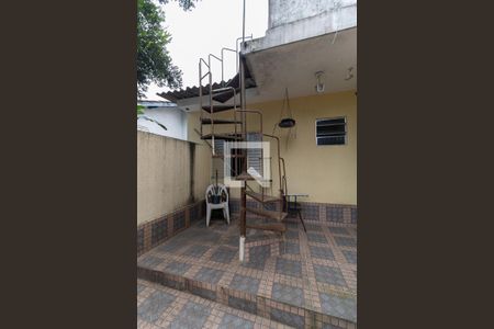 Casa à venda com 232m², 5 quartos e 2 vagasEscada