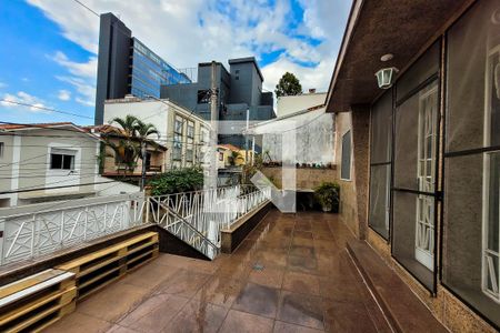 Casa à venda com 200m², 4 quartos e 2 vagasquintal da frente 