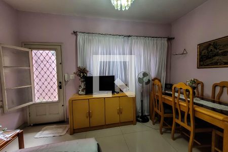 Casa à venda com 200m², 4 quartos e 2 vagassala (edicula)