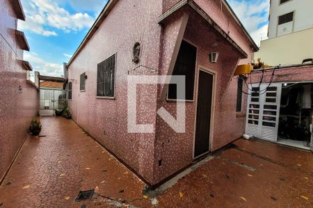 Casa à venda com 200m², 4 quartos e 2 vagasquintal lateral