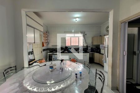 Casa à venda com 200m², 4 quartos e 2 vagascozinha/copa