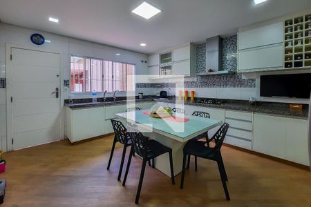 Casa à venda com 270m², 4 quartos e 4 vagasCozinha