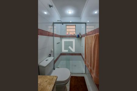 Casa à venda com 270m², 4 quartos e 4 vagasBanheiro da Suíte 2