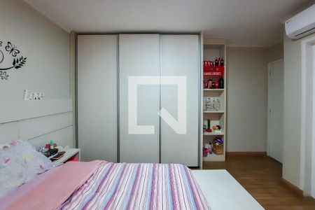 Casa à venda com 270m², 4 quartos e 4 vagasSuíte 2