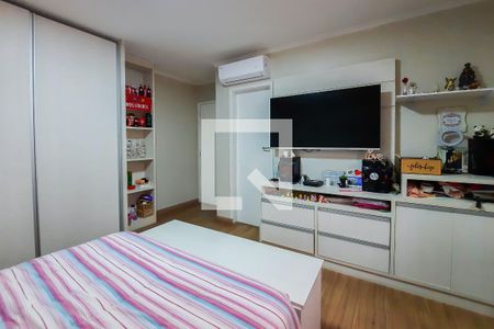 Casa à venda com 270m², 4 quartos e 4 vagasSuíte 2