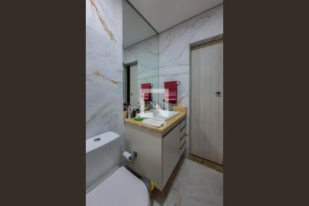 Casa à venda com 270m², 4 quartos e 4 vagasBanheiro da Suíte 1