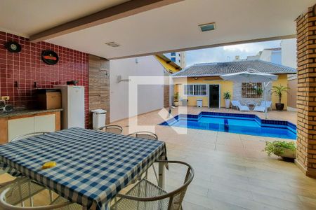 Casa à venda com 270m², 4 quartos e 4 vagasVaranda Gourmet