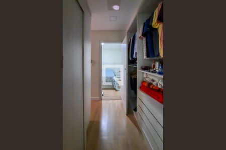 Casa à venda com 270m², 4 quartos e 4 vagasSuíte 1