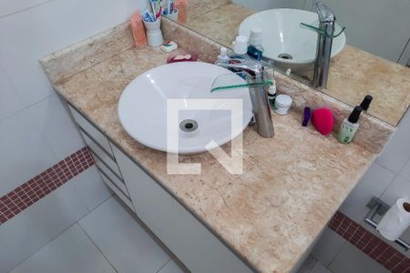 Casa à venda com 270m², 4 quartos e 4 vagasBanheiro da Suíte 2