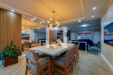 Casa à venda com 270m², 4 quartos e 4 vagasSala