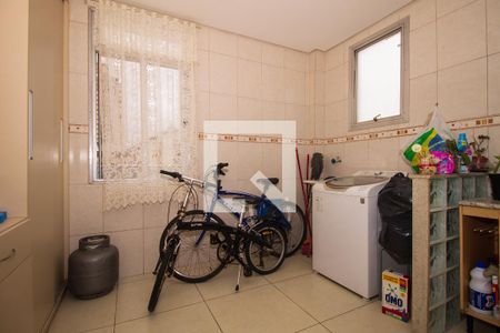 Apartamento à venda com 120m², 3 quartos e 2 vagas Apartamento à venda com 120m², 3 quartos e 2 vagasÁrea de Serviço