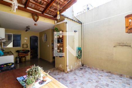 Casa para alugar com 80m², 2 quartos e 1 vaga1o. Andar - Quintal