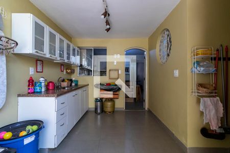 Casa para alugar com 80m², 2 quartos e 1 vaga1o. Andar - Quintal