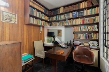 Casa à venda com 195m², 3 quartos e 3 vagasEscritório