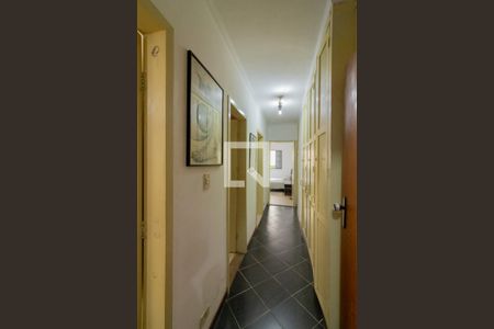 Casa à venda com 195m², 3 quartos e 3 vagasCorredor