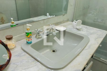 Casa à venda com 195m², 3 quartos e 3 vagasBanheiro Suíte