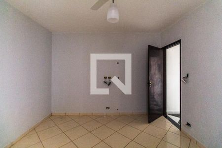 Quarto 2 de casa para alugar com 2 quartos, 125m² em Jardim Santa Teresinha, São Paulo