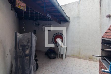 Quintal de casa para alugar com 2 quartos, 125m² em Jardim Santa Teresinha, São Paulo