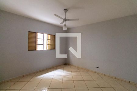 Quarto 2 de casa para alugar com 2 quartos, 125m² em Jardim Santa Teresinha, São Paulo