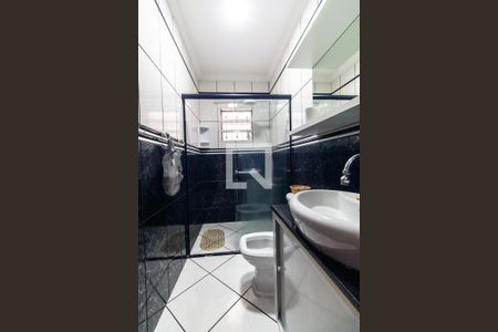 Banheiro de casa para alugar com 2 quartos, 125m² em Jardim Santa Teresinha, São Paulo