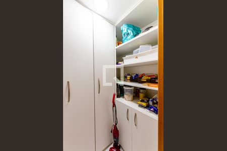 Apartamento à venda com 130m², 3 quartos e 2 vagas Apartamento à venda com 130m², 3 quartos e 2 vagasÁrea de Serviço