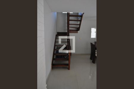 Escada de Acesso ao Segundo Andar de casa à venda com 4 quartos, 490m² em Jacarepaguá, Rio de Janeiro