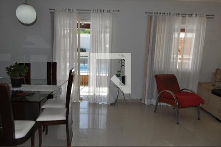 Sala de casa à venda com 4 quartos, 490m² em Jacarepaguá, Rio de Janeiro