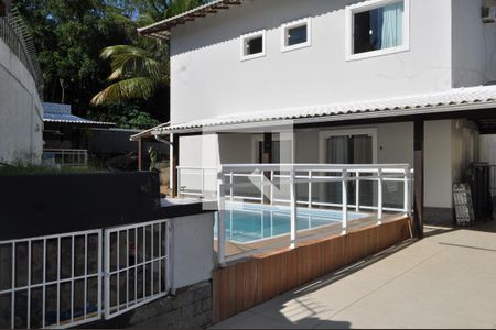 Casa à venda com 490m², 4 quartos e 3 vagasÁrea comum Piscina